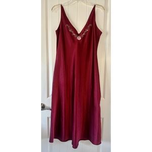 California Dynasty Burgundy Chemise Nightgown Floral Embroidery Women’s Size M